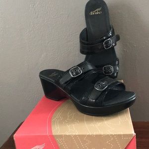 Black Dansko “Jessie Lizard” sandals